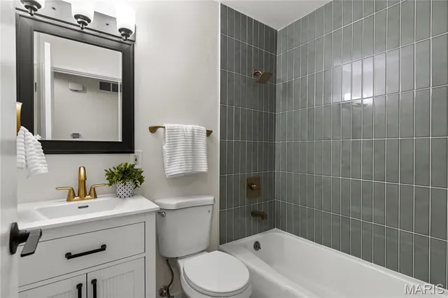 $330,000 | 750 Burwick Terrace, Manchester, MO 63021