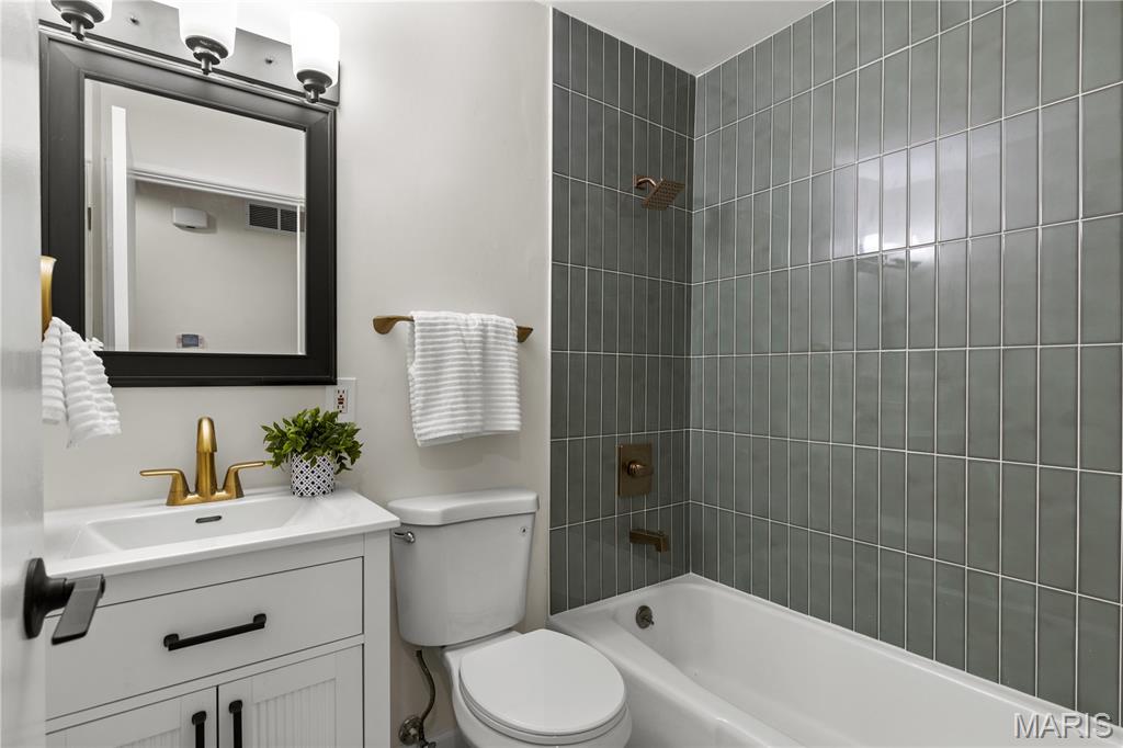 750 Burwick Terrace Manchester, MO 63021 - Photo 14 of 25