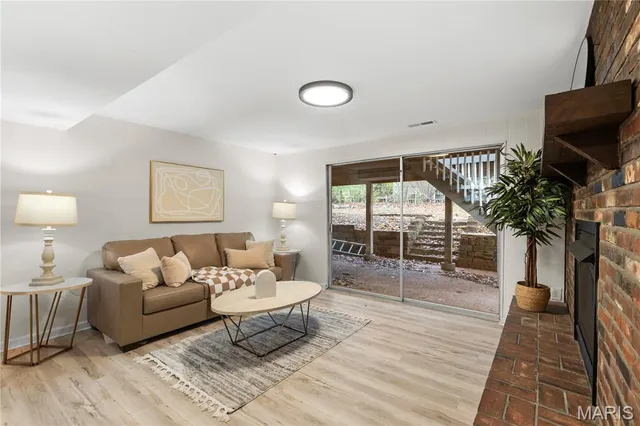 $330,000 | 750 Burwick Terrace, Manchester, MO 63021