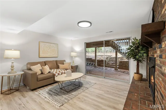 $330,000 | 750 Burwick Terrace, Manchester, MO 63021