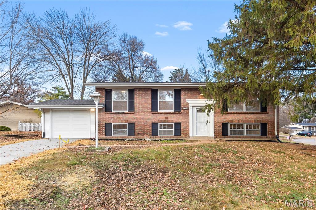 750 Burwick Terrace Manchester, MO 63021 - Photo 2 of 25