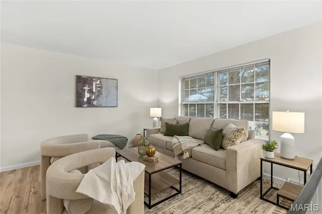 $330,000 | 750 Burwick Terrace, Manchester, MO 63021