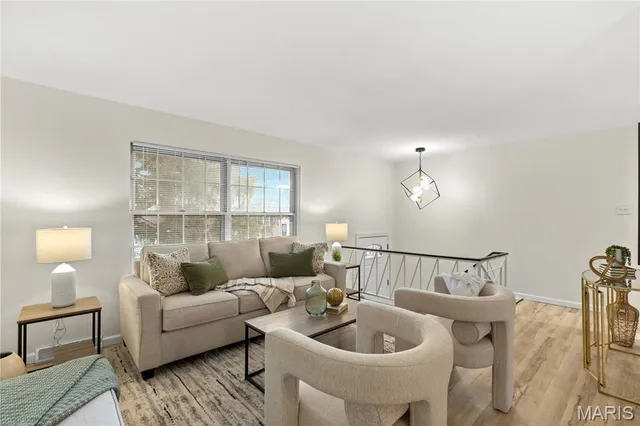 $330,000 | 750 Burwick Terrace, Manchester, MO 63021