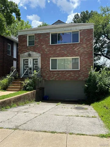 $419,000 | 1262 Moorlands Drive, Richmond Heights, MO 63117