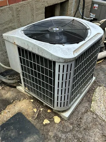 $419,000 | 1262 Moorlands Drive, Richmond Heights, MO 63117