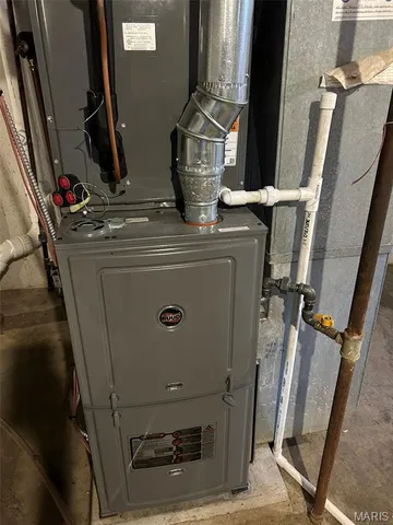 $419,000 | 1262 Moorlands Drive, Richmond Heights, MO 63117