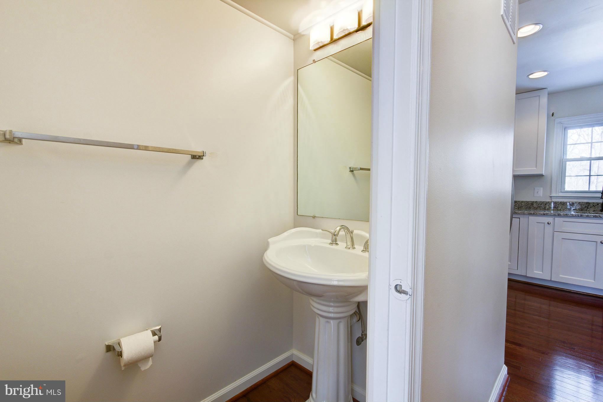 7952 Pebble Brook Court Springfield, VA 22153 - Photo 8 of 24 Bath