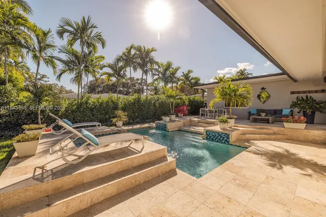 a view of outdoor space yard and patio