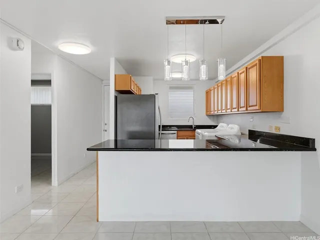 $2,900 | 14 Aulike Street, Unit 406, Kailua, HI 96734