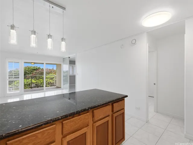 $2,900 | 14 Aulike Street, Unit 406, Kailua, HI 96734