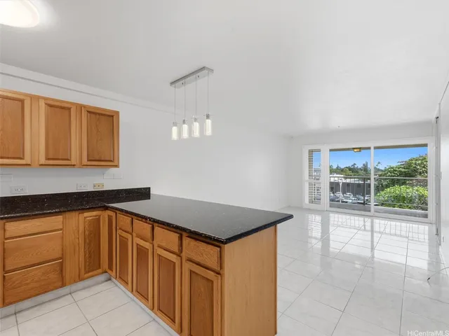 $2,900 | 14 Aulike Street, Unit 406, Kailua, HI 96734