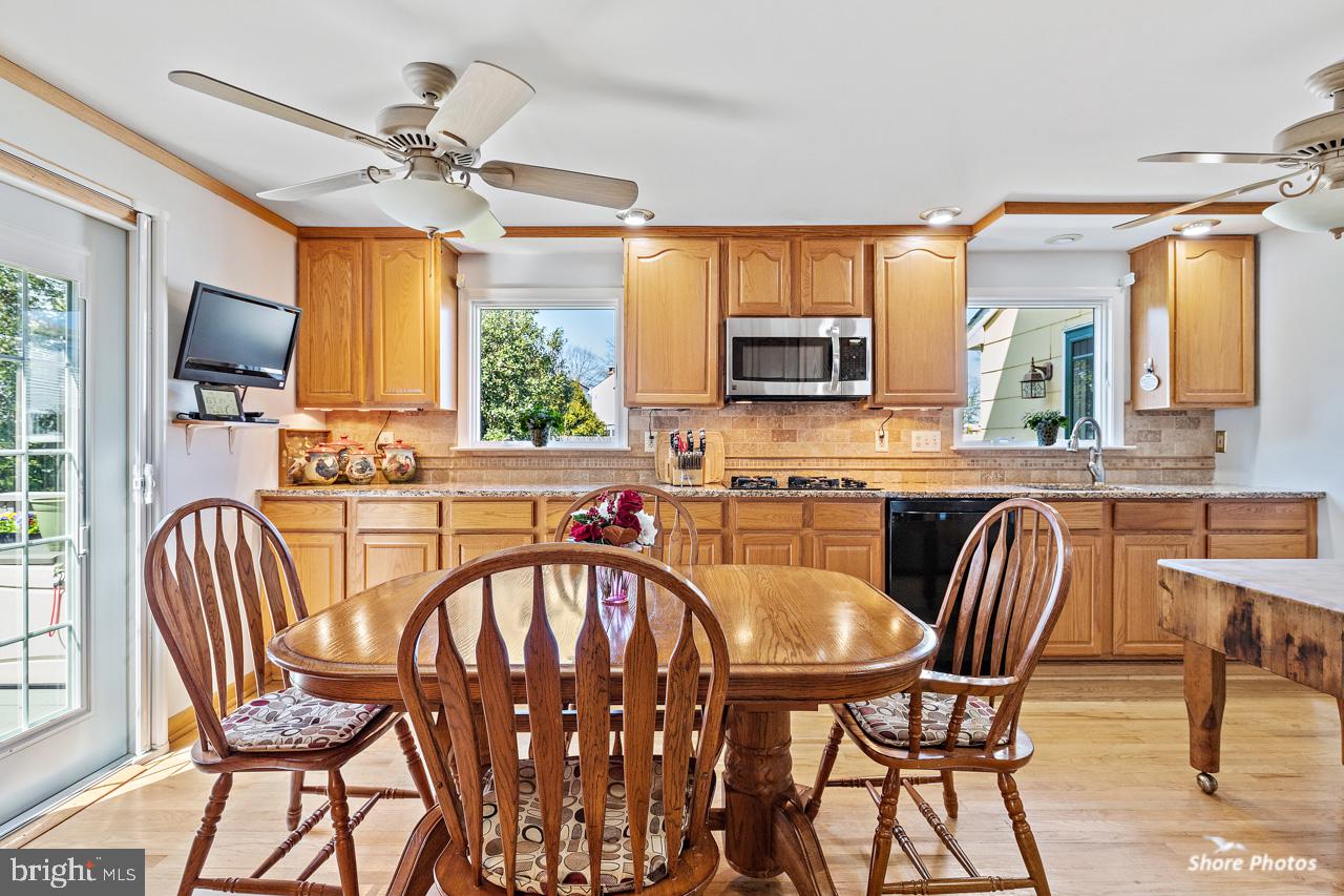 22 Stonebridge Road Cherry Hill, NJ 08003 - Photo 13 of 43 eat in kitchen