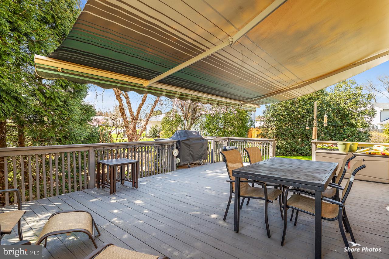 22 Stonebridge Road Cherry Hill, NJ 08003 - Photo 16 of 43 retractable awning