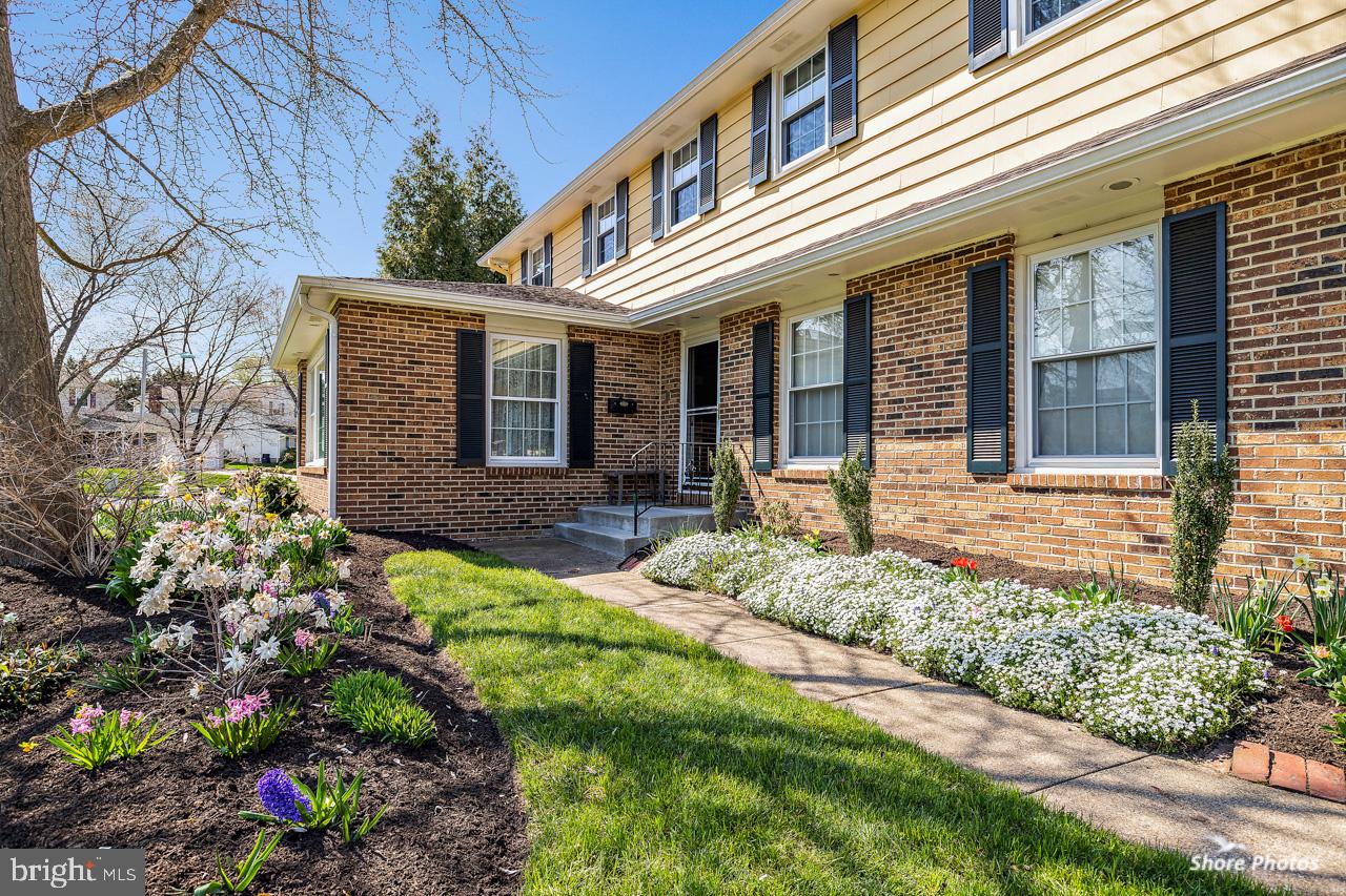 22 Stonebridge Road Cherry Hill, NJ 08003 - Photo 3 of 43 Front Walkway