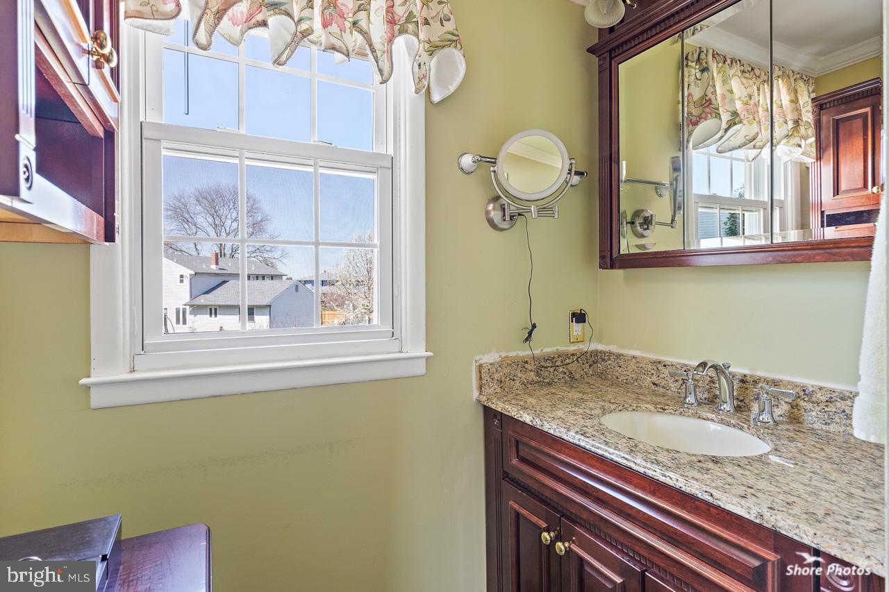22 Stonebridge Road Cherry Hill, NJ 08003 - Photo 27 of 43 dressing area with vanity