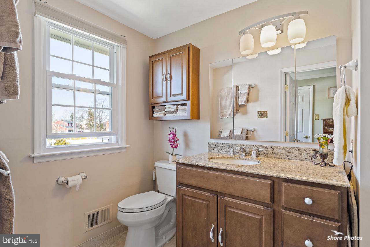 22 Stonebridge Road Cherry Hill, NJ 08003 - Photo 28 of 43 main bath