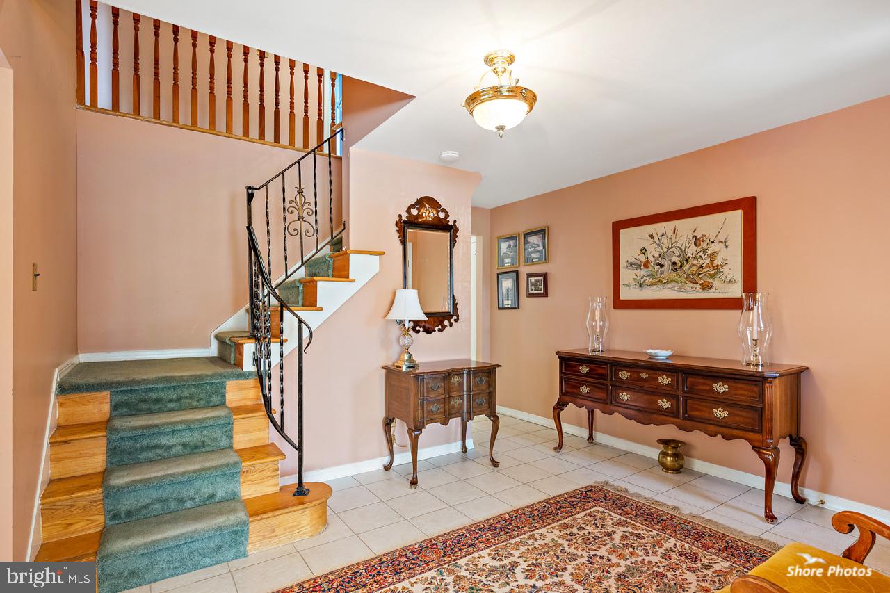 22 Stonebridge Road Cherry Hill, NJ 08003 - Photo 5 of 43 foyer