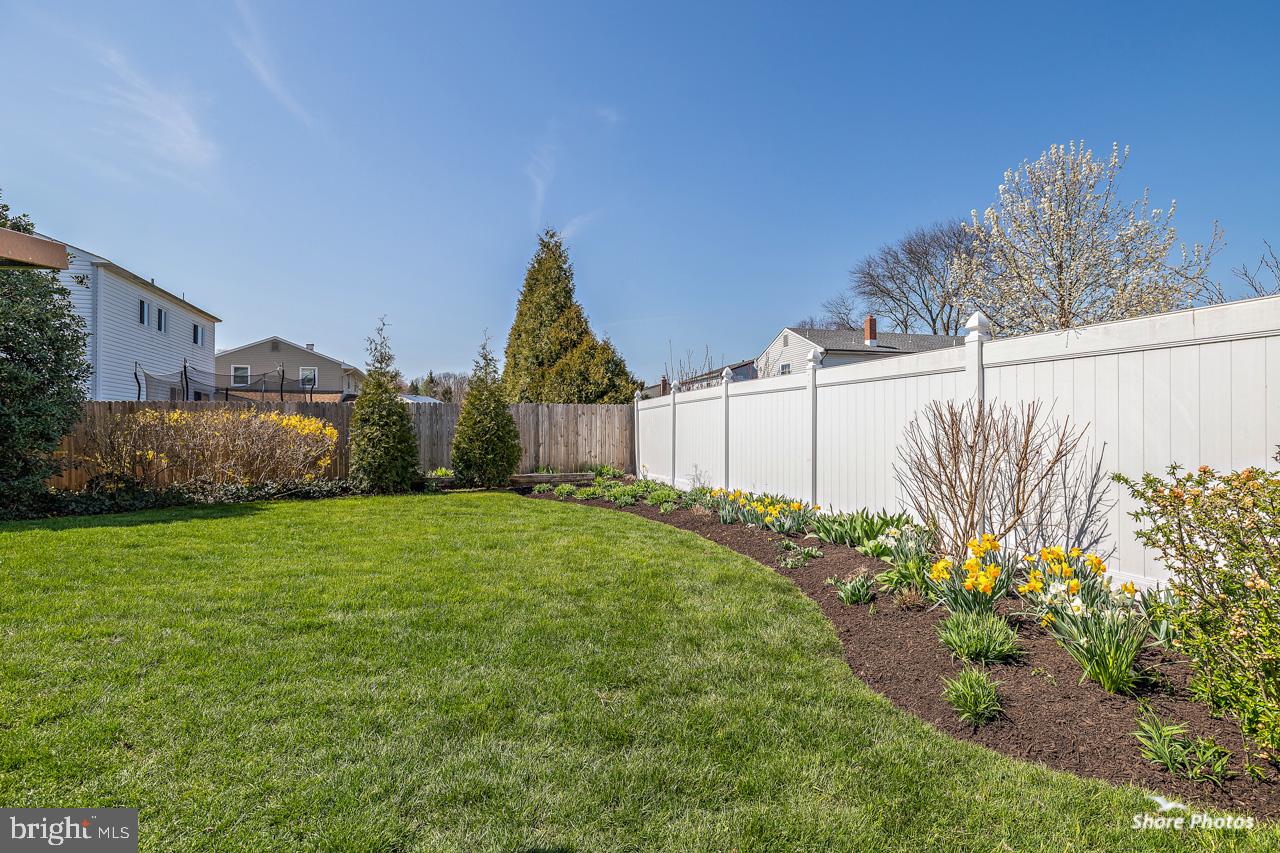 22 Stonebridge Road Cherry Hill, NJ 08003 - Photo 43 of 43 perenial flower beds