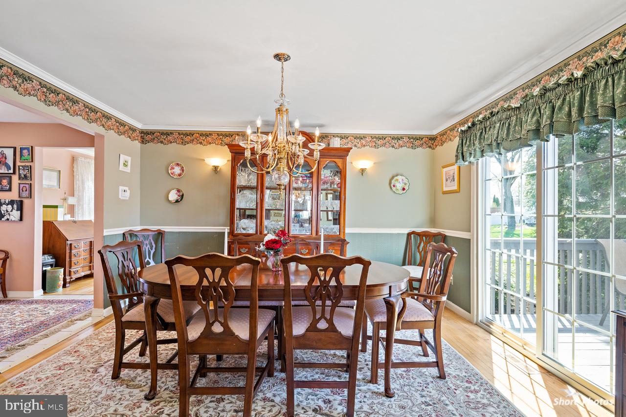 22 Stonebridge Road Cherry Hill, NJ 08003 - Photo 9 of 43 dining room