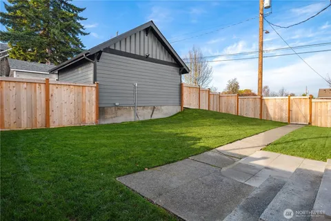 $1,649,880 | 2801 20th Avenue South, Seattle, WA 98144