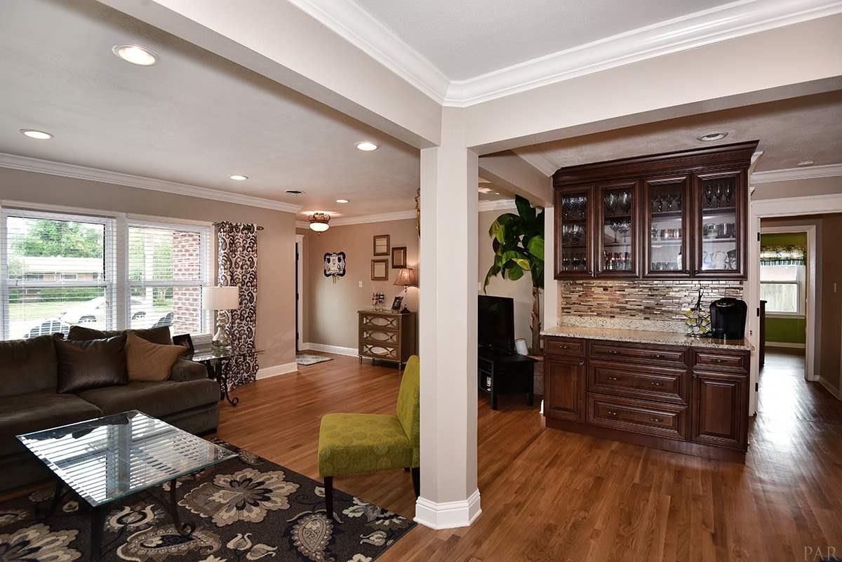 343 Gamarra Road Pensacola, FL 32503 - Photo 8 of 33 Gallery Image 8