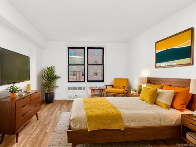 $139,000 | 2165 Matthews Avenue, Unit 4A | Pelham Parkway