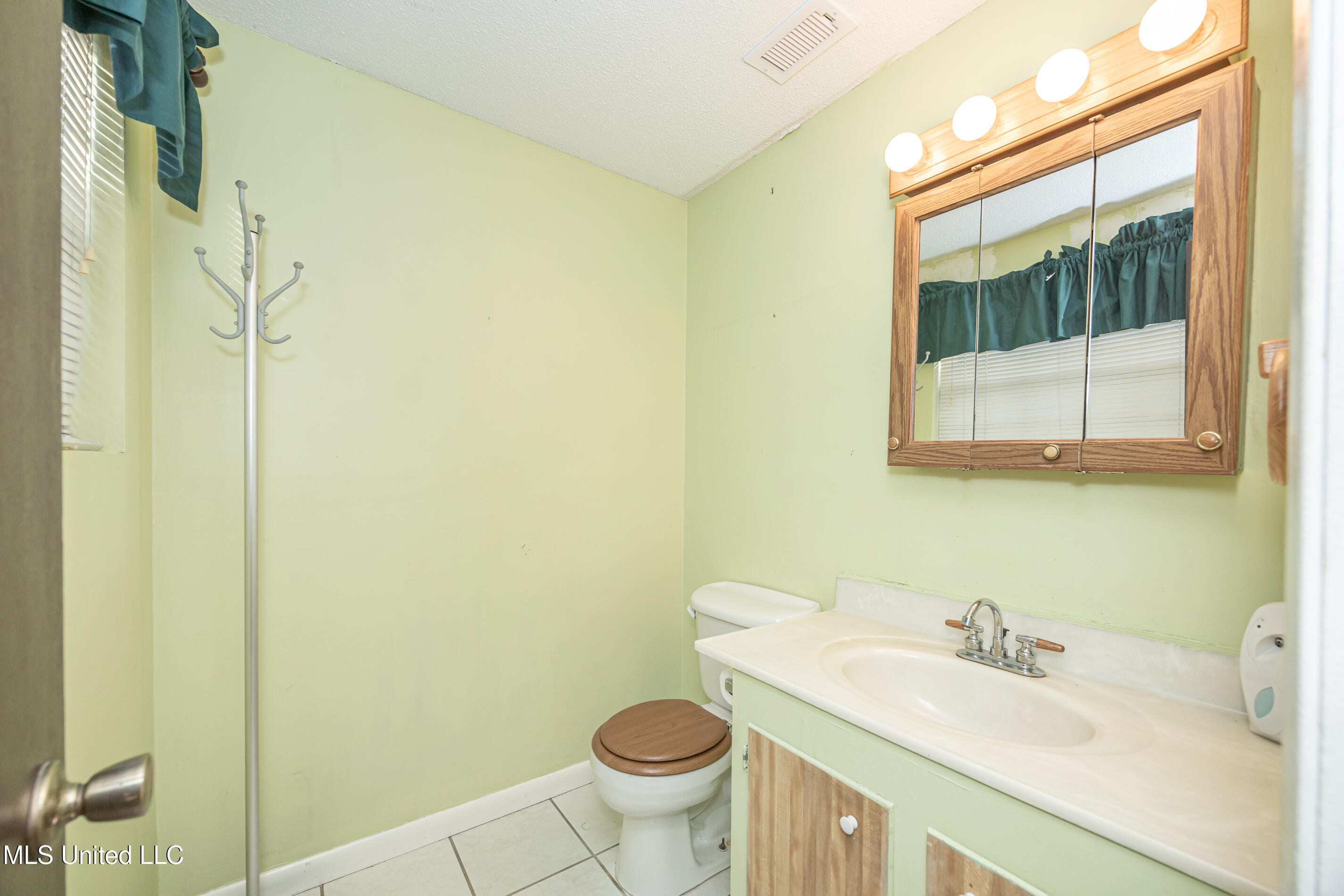 3040 Pabst Road Ocean Springs, MS 39564 - Photo 31 of 71 IMG_5446