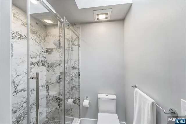 $2,950,000 | 2 Stewart Court, Old Tappan, NJ 07675