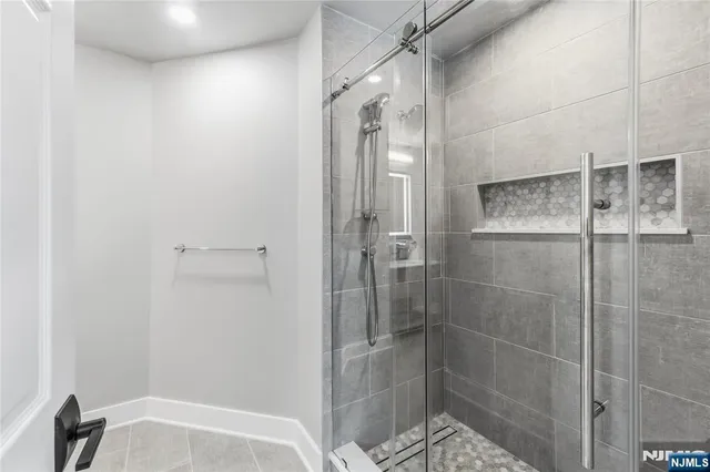 $2,950,000 | 2 Stewart Court, Old Tappan, NJ 07675