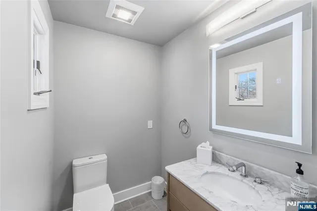 $2,950,000 | 2 Stewart Court, Old Tappan, NJ 07675