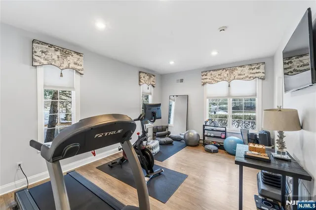 $2,950,000 | 2 Stewart Court, Old Tappan, NJ 07675