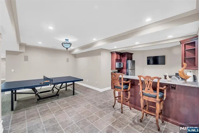 $2,950,000 | 2 Stewart Court, Old Tappan, NJ 07675