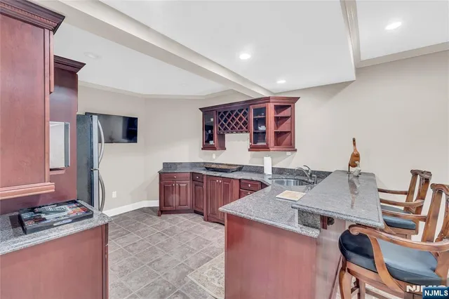 $2,950,000 | 2 Stewart Court, Old Tappan, NJ 07675