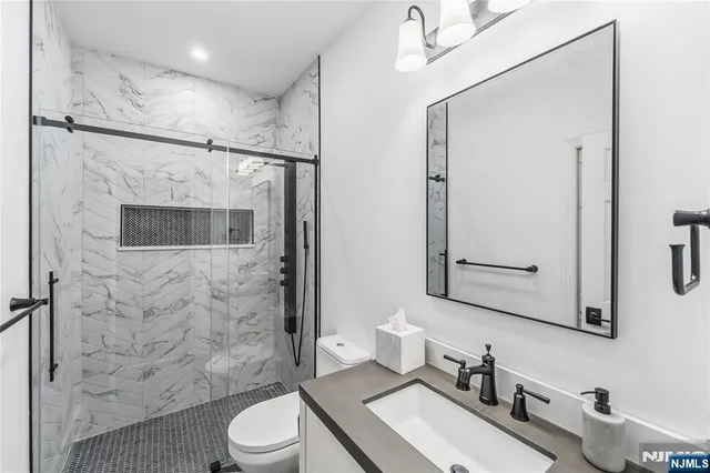 $2,950,000 | 2 Stewart Court, Old Tappan, NJ 07675