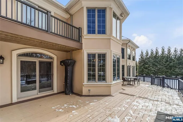 $2,950,000 | 2 Stewart Court, Old Tappan, NJ 07675