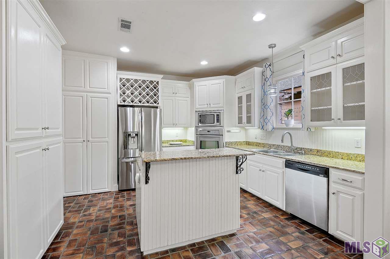 148 Napoleon Street Baton Rouge, LA 70802 - Photo 8 of 23 Wide Open Kitchen Ready for a New Chef