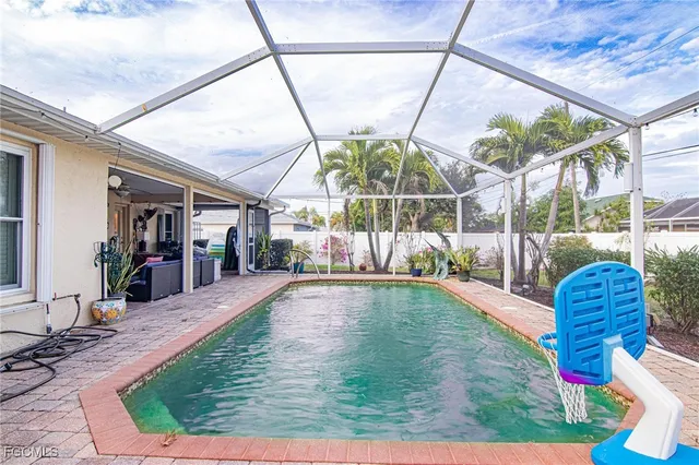 $369,900 | 723 Southeast 9th Avenue, Cape Coral, FL 33990