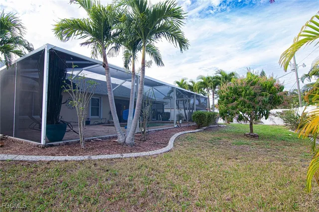 $369,900 | 723 Southeast 9th Avenue, Cape Coral, FL 33990