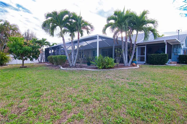 $369,900 | 723 Southeast 9th Avenue, Cape Coral, FL 33990