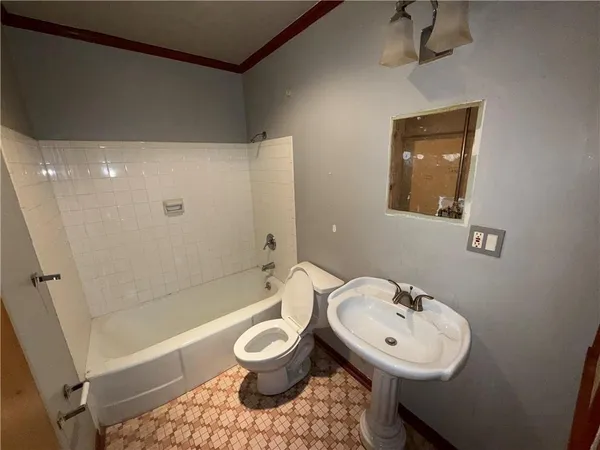 $453,900 | 6717 West 65th Terrace, Mission, KS 66202