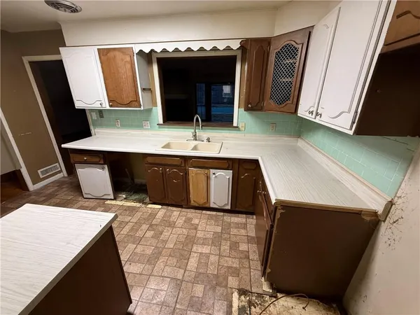 $453,900 | 6717 West 65th Terrace, Mission, KS 66202