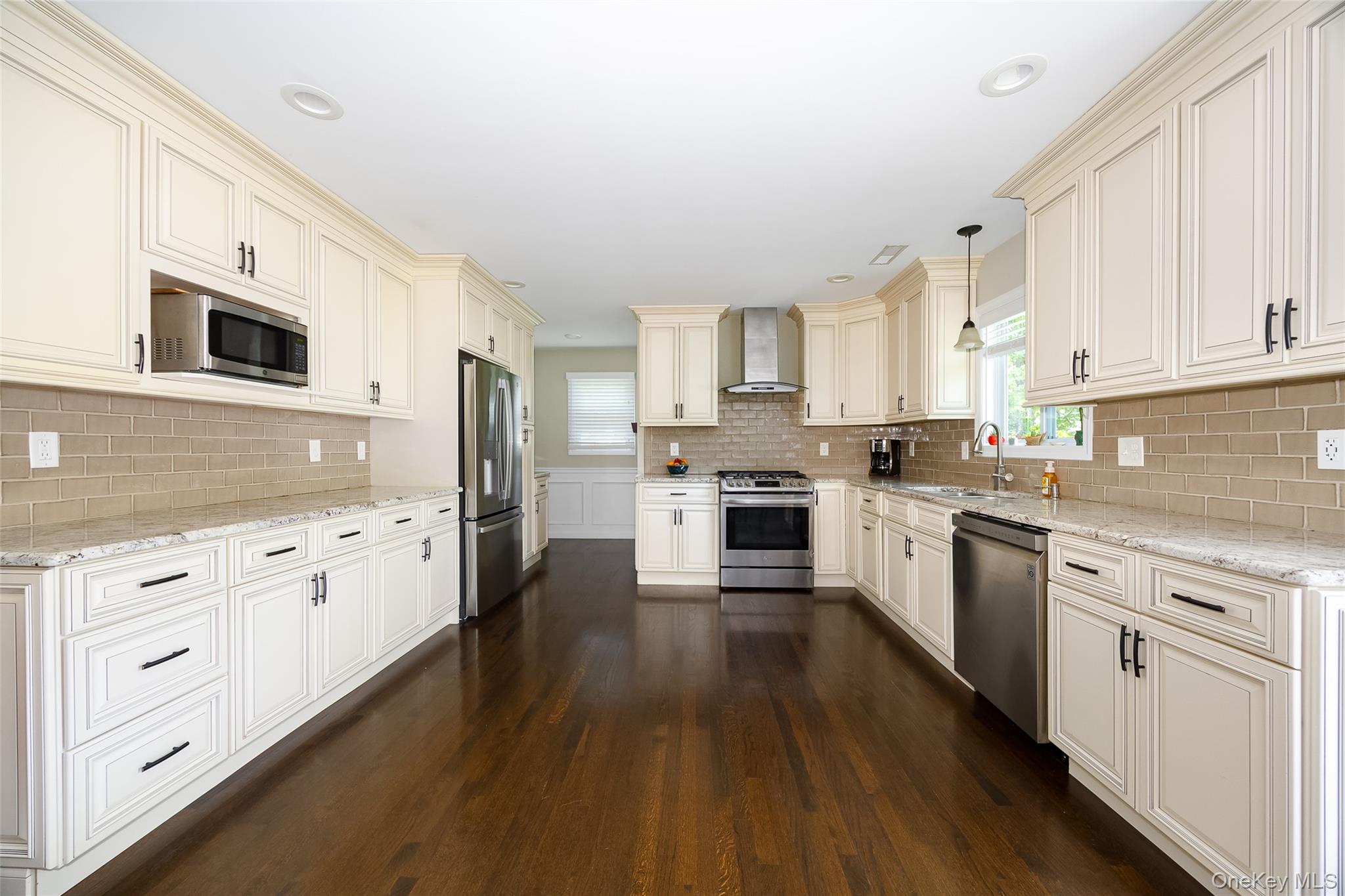 12 Hiview Road Wappingers Falls, NY 12590 - Photo 7 of 32