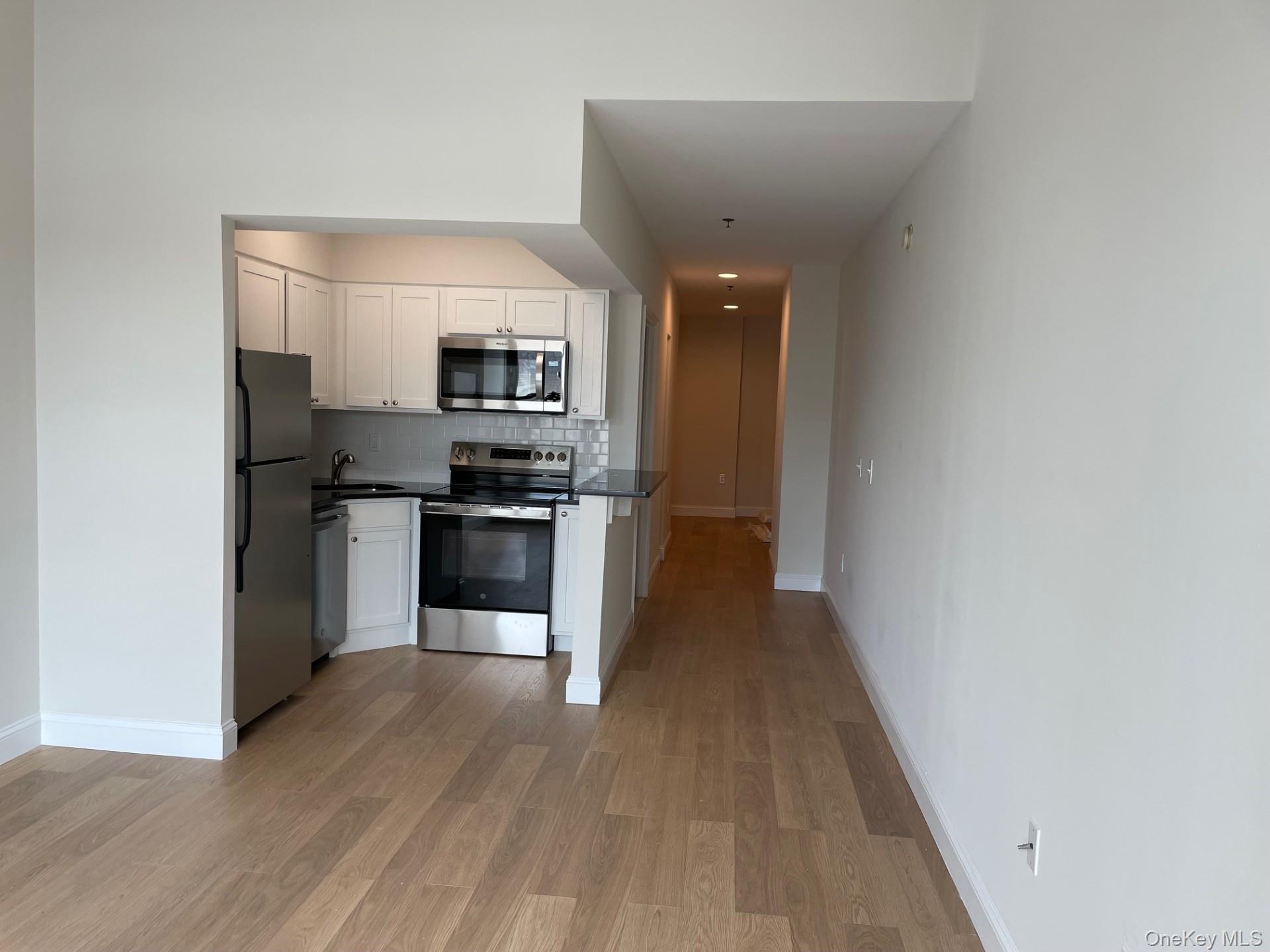 100 New Roc City Place, Unit 412 New Rochelle, NY 10801 - Photo 6 of 16