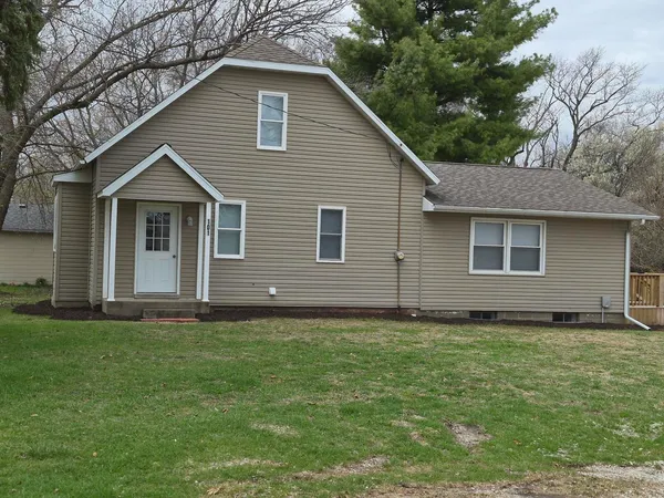 $180,000 | 101 North 6th Avenue, New Windsor, IL 61465