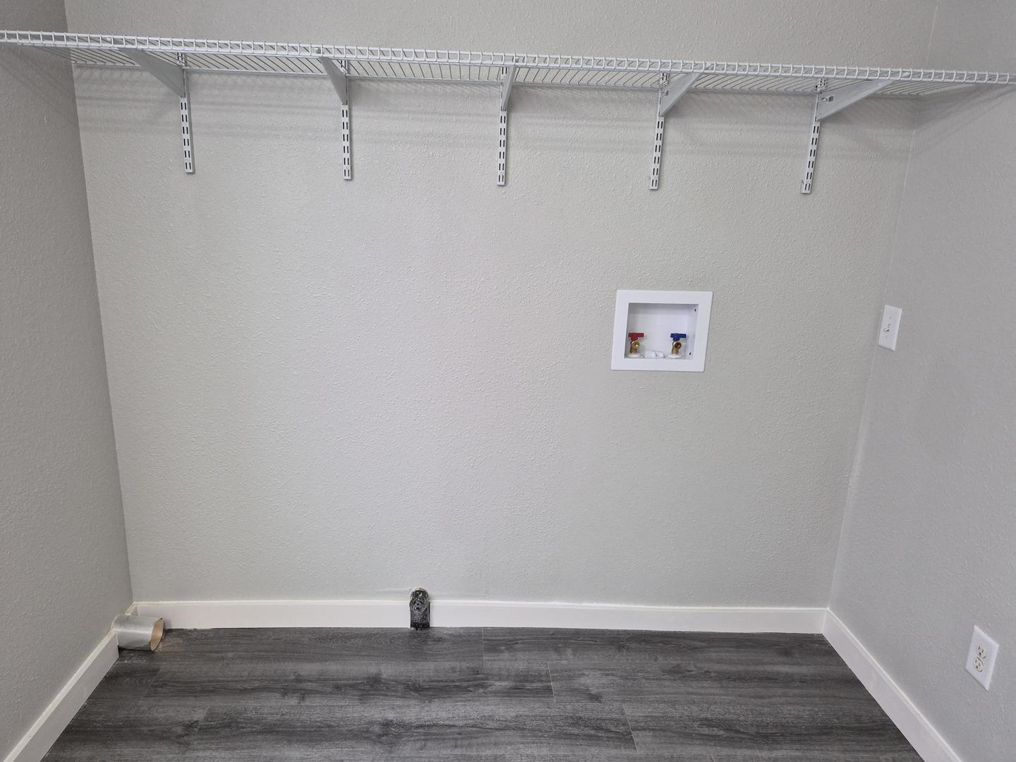 101 North 6th Avenue New Windsor, IL 61465 - Photo 21 of 33 a view of a small space