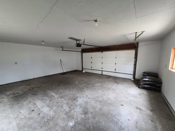 $180,000 | 101 North 6th Avenue, New Windsor, IL 61465