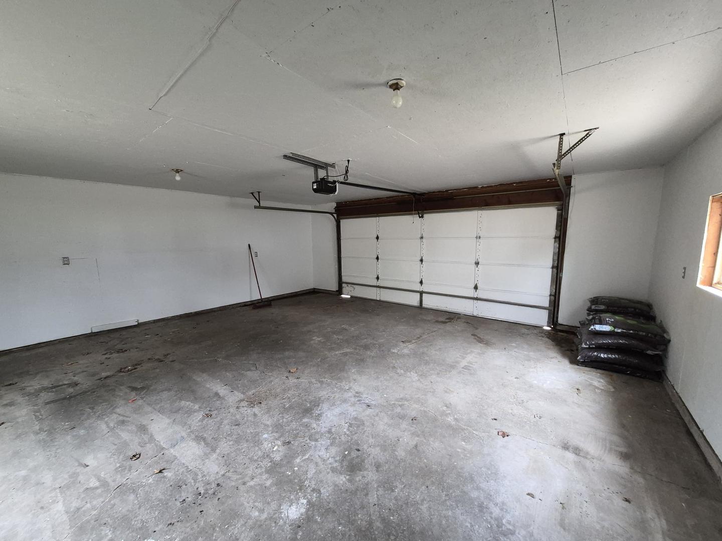 101 North 6th Avenue New Windsor, IL 61465 - Photo 32 of 33 a view of a garage