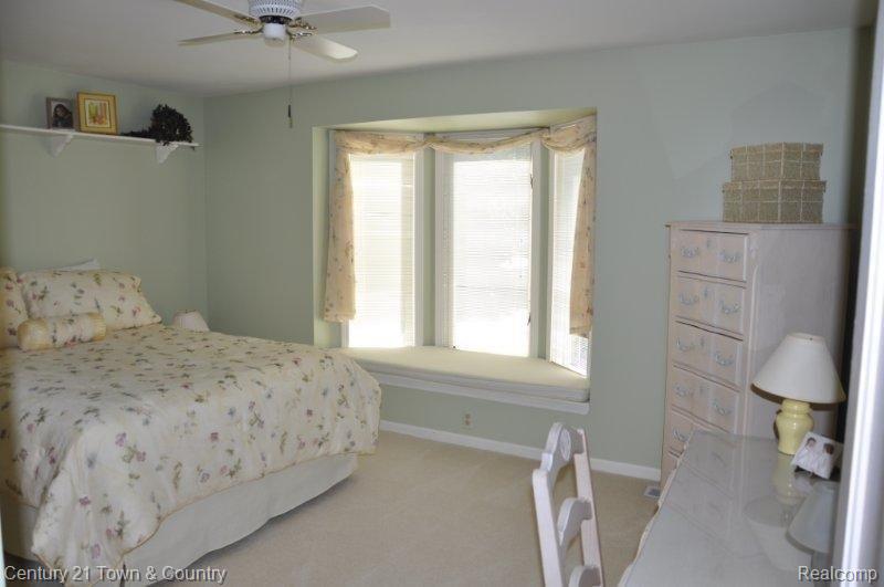 44 Grosse Pines Drive Rochester, MI 48309 - Photo 15 of 16 Bedroom