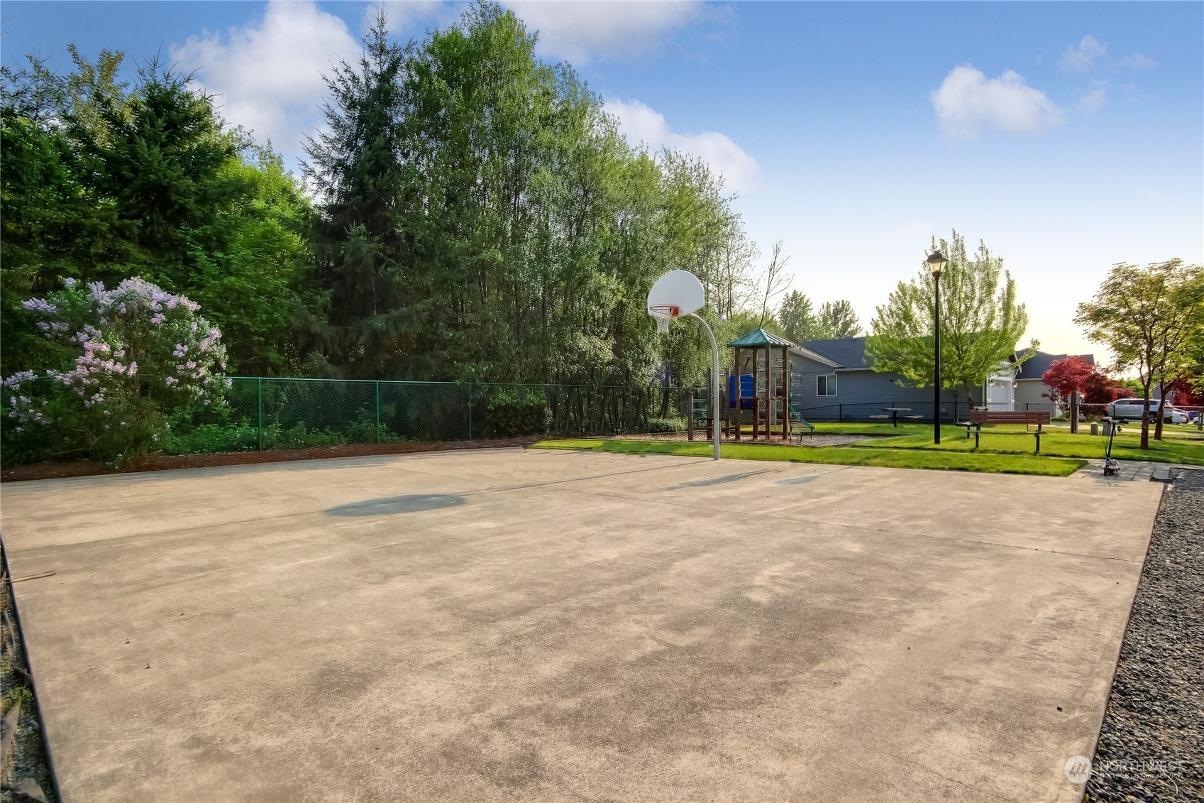 9814 201st Street East Graham, WA 98338 - Photo 38 of 40 a view of a volley ball court