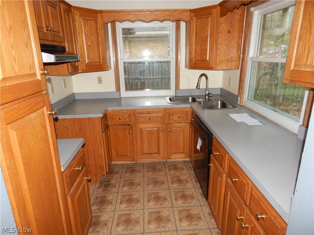 6945 West Pleasant Valley Road Parma, OH 44129 - Photo 6 of 11 Gallery Image 6